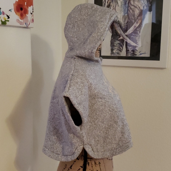 🧡EUC 2T Hooded Poncho - Picture 3 of 6